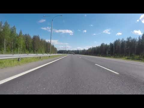 Idiootti peräkärryn vetäjä oli viedä hengen motoristilta