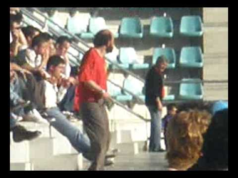 C F PALENCIA UN ARBITRO EN LAS GRADAS