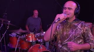 Scarecrow - Montgomery Gentry (John Burleson- vocals Berry Burleson- drums