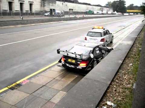 DTM - Norisring 2011 Gary Paffett wird abgeschleppt