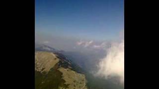 preview picture of video 'Cavalcando le nuvole.  Riding the clouds. Abruzzofly.it'