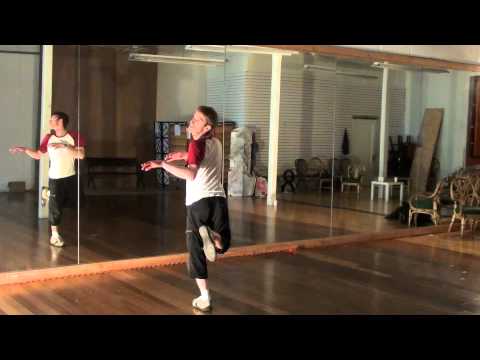 Michael Jackson Thriller Dance Tutorial 1/4 (Instructions for the 1st half)