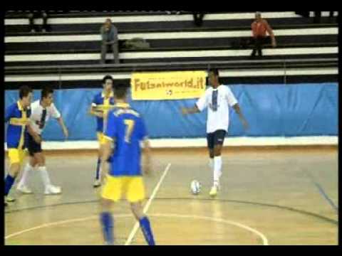 23/12/12 Toniolo - San Carlo - Juniores ---  futsal , calcio a 5