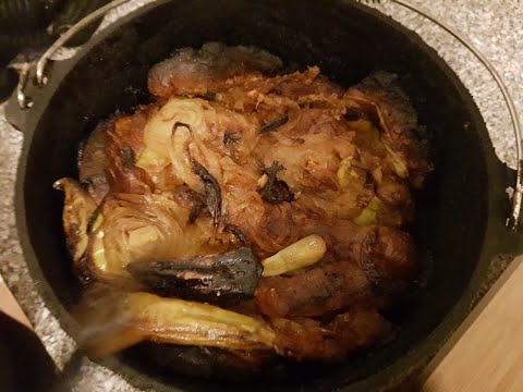 Saftiges Schichtfleisch aus dem Dutch oven im Backofen