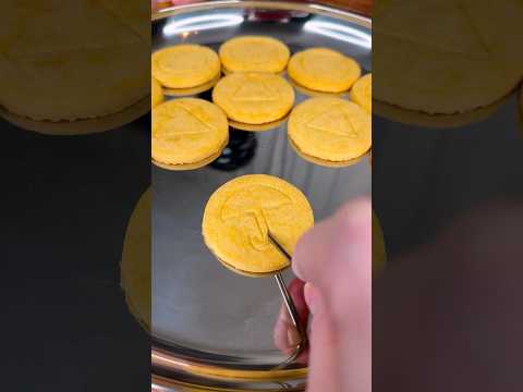 How to (not) break dalgona BISCUITS?😅❤️☂️| CHEFKOUDY