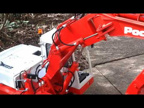 RC Bagger Poclain 75 Mobilbagger 1:14 aus Kunststoff