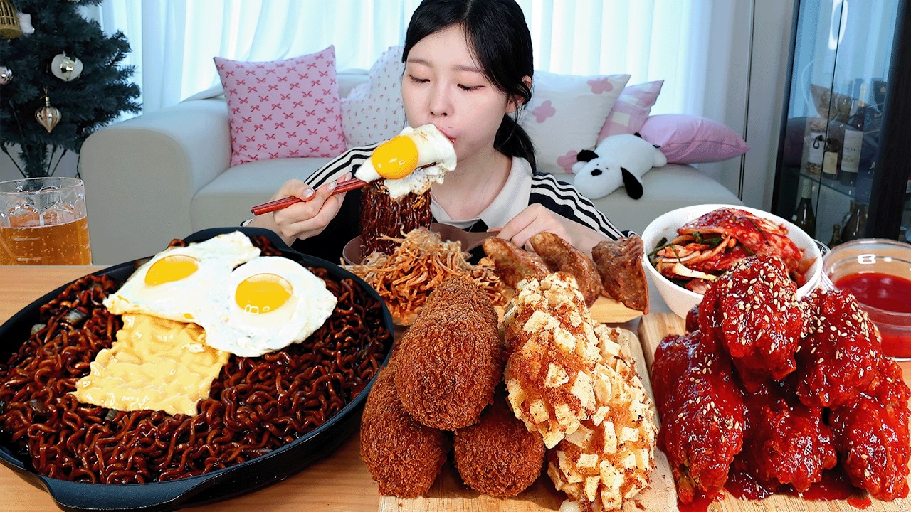 ASMR MUKBANG| 직접 만든 짜파게티 양념치킨 명랑핫도그 만두 먹방 & 레시피 FRIED CHICKEN AND BLACK BEAN NOODLES EATING