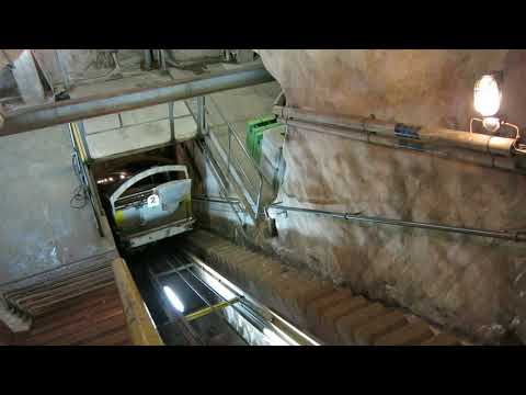 Standseilbahn 1892.01 Fort Savatan - Fort Dailly Ankunft in der Bergstation 2019 - Funiculaire