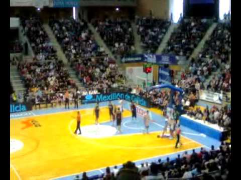 ¿Falta? de Adrián Fuentes -  Obradoiro - Caja Laboral (10.02.10)