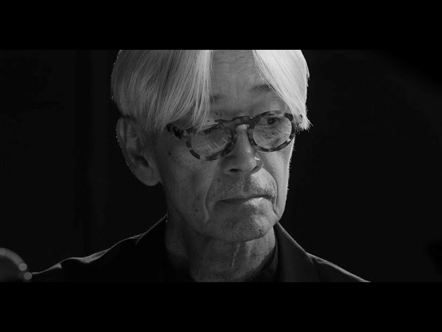 坂本龍一最後のフィルムコンサートがうめきた公園で無料野外上映