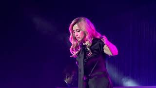 Lara Fabian - Chameleon ( Live - 50 World Tour 2020 )