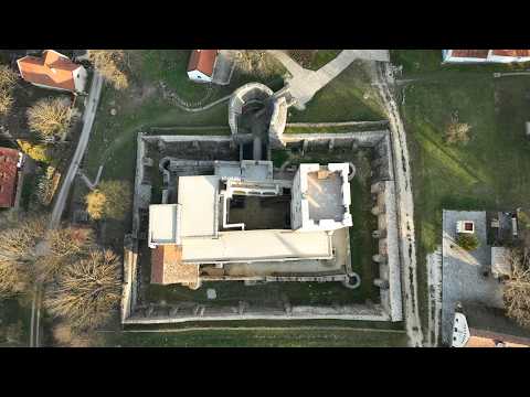 Nagyvázsonyi Kinizsi Castle and the Hills at Sunset | Aerial 4K