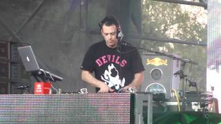 DJ Z-Trip - Live at Voodoo Music Experience 2011