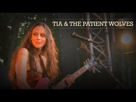Tia & the patient Wolves : Cognac Blues Passions