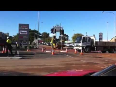 Watch the start of repair work after a water main burst