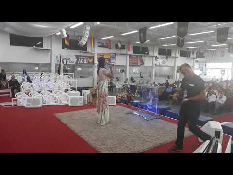 Elisabete Sales louvando em Gideões Camboriú SC 2018