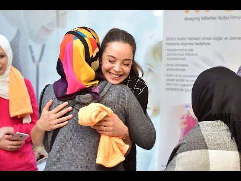 UNFPA Sözcüsü Azra Akın, Kadın Sağlığı Danışma Merkezi'ni ziyaret etti.