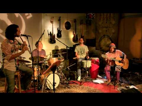 Carioca Trio live in Israel - Poeira