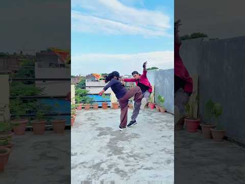 Stop Fighting Wrong! Do THIS Knee Strike Instead💥 #selfdefence  #martialarts #kneestrike #shorts