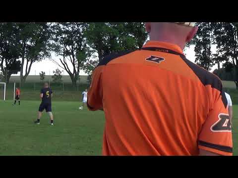 Finał: IREX Gaz Chorzów - Elita-Bud Kraków; XXX JURAJSKI OGÓLNOPOLSKI TURNIEJ 6 piłkarskich