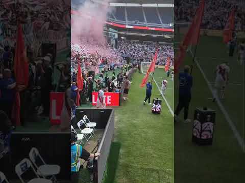 "La hinchada de river alienta en seattle contra inter de milan #riverplate" Barra: Los Borrachos del Tablón &bull; Club: River Plate