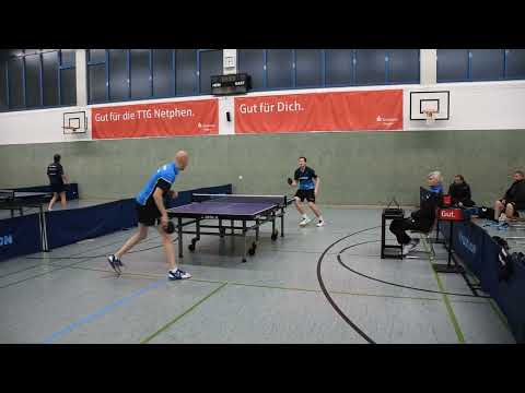 Kevin Eggers ( TTG Netphen ) - Hartmut Stoof ( DJK BW Annen ) am 25.11.2023: 11:8, 11:9, 11:1
