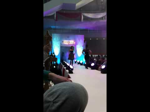 Kader Üstün   Mercedes Benz Fashion