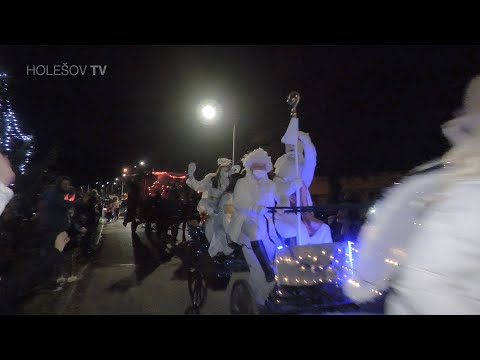 Mikulášská družina dorazila s velkou slávou také do Holešova