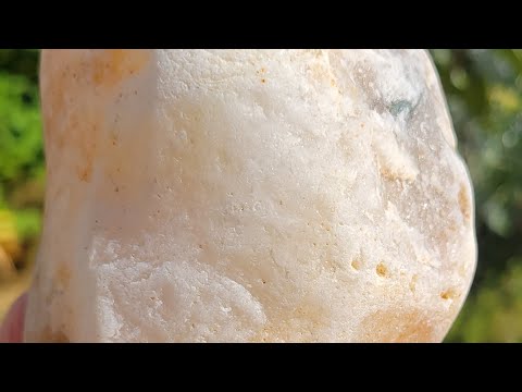 Nr 146 Rough diamond .