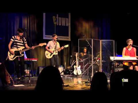 Missy Higgins - "Hello, Hello" (eTown webisode #289)