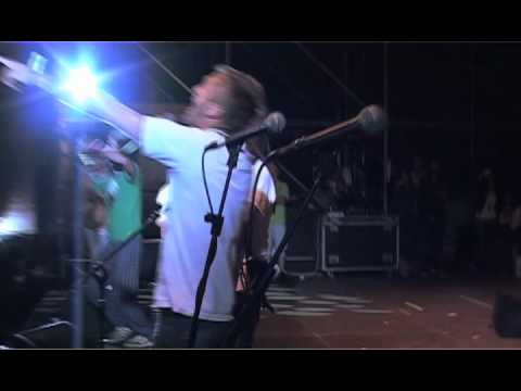 ALBOROSIE feat caparezza legalize the premiere  live at gusto dopa 2011