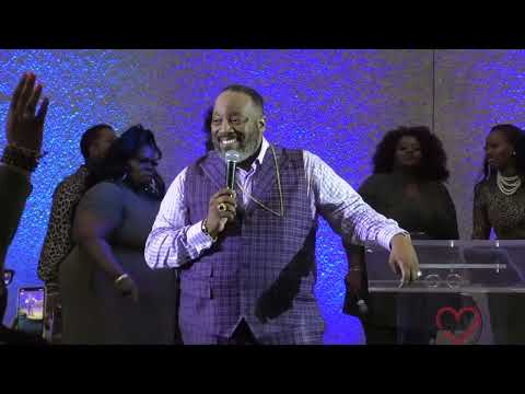 Marvin Sapp -  "Thirsty" at New Zion Temple