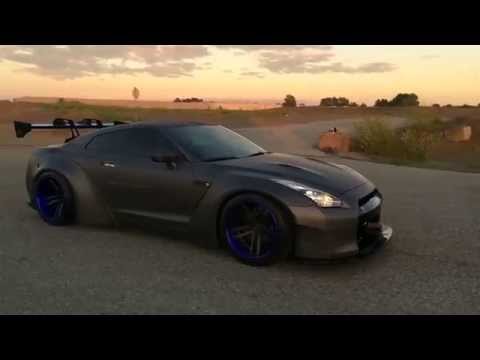 Canada First Liberty Walk Nissan GT-R R35 w/ ARMYTRIX GTR Full Exhaust Mods - Revs & Launch Control!