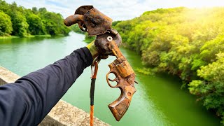 Pegamos 1 GARRUCHA e 1 REVOLVER 38 no fundo desse RIO