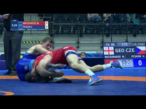1/8 FS - 86 kg: M. MAISURADZE (GEO) v. V. PISKOR (CZE)