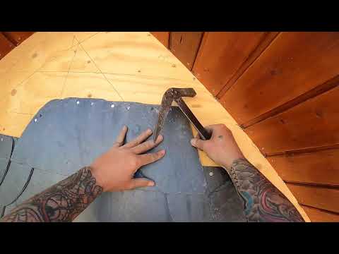 Schiefer Schuppendeckung an Giebel