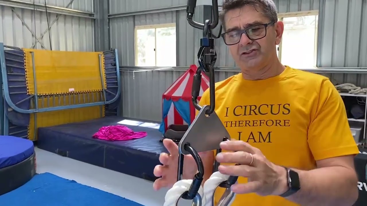 Untangling Trapeze Ropes