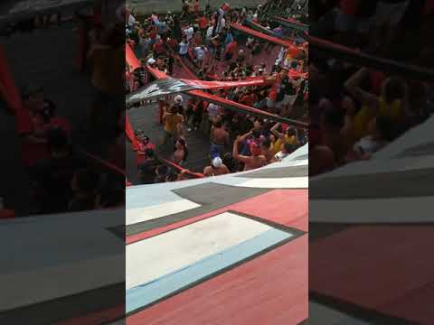 "ALENTANDO SIEMPRE HASTA EL FINAL~ NUEVA CANCIÓN| COLON vs Banfield LOS DE SIEMPFE" Barra: Los de Siempre &bull; Club: Colón