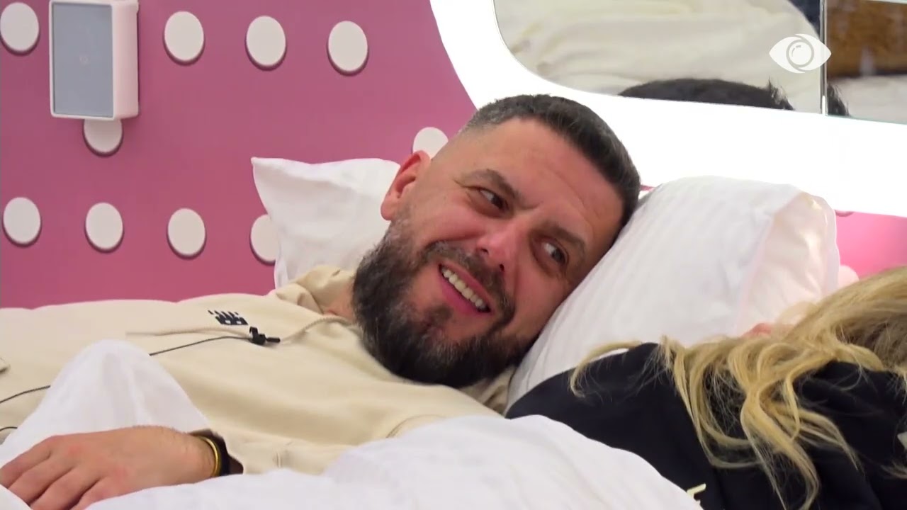 “Kam pasur biseda shumë të afërta që unë s’i kam bërë me njeri tjetër”/ Selin diskuton me Mirin