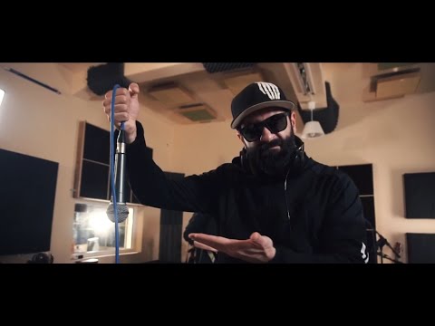 Avoid Humanity live @Studio148