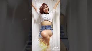 顔に違和感が…エロいから許す！