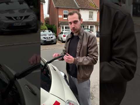 Fiat 500 rear wiper blade change