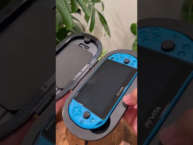 Vídeo relacionado con Funda Protectora para Sony PlayStation Vita 2000, AFUNTA 2 piezas de Vidrio Templado para Pantalla Frontal y Película de PET para la Parte Posterior, 1 Funda de Transporte EVA