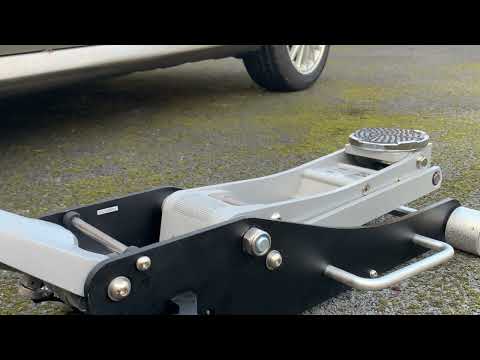 Halfords Advanced 2 tonne trolly jack