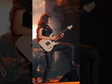 Crazy Train LIVE solo - Larissa Liveir