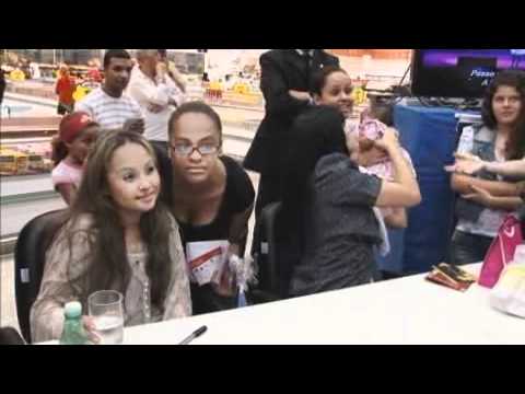 Bruna Karla e Fernanda Brum - Tarde de Autógrafos