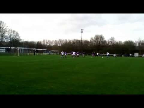 FC Stern Misburg - SV Linden 07 / 19.04.13 / Freistoß