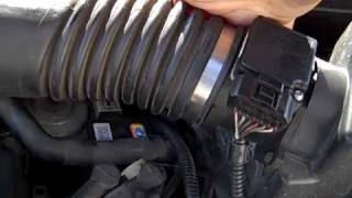 How to Change the DPFE Sensor on a 2001 Ford Focus
