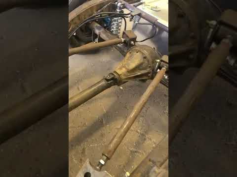 Custom 4-link Suspension Datsun 620 Truck