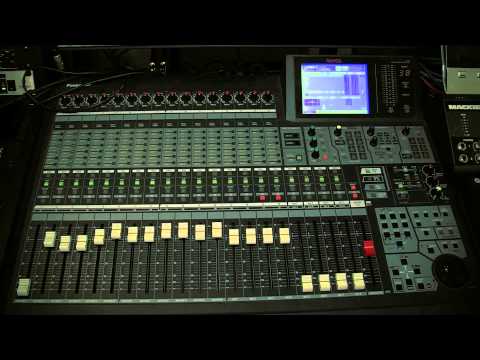 Kris Menace studio tour